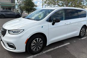 Chrysler Pacifica 2024 in Las Vegas
