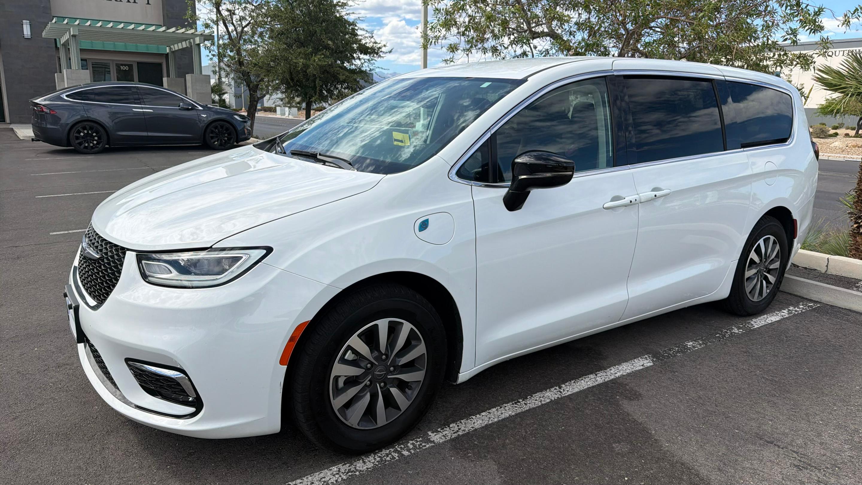 Chrysler Pacifica 2024 in Las Vegas, NV