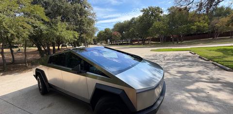 Tesla Cybertruck 2026