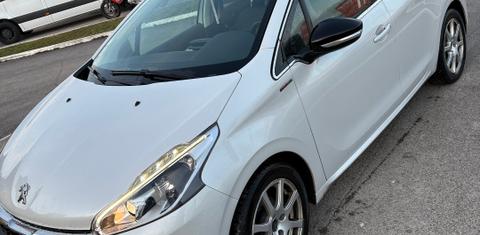 Peugeot 208 2015