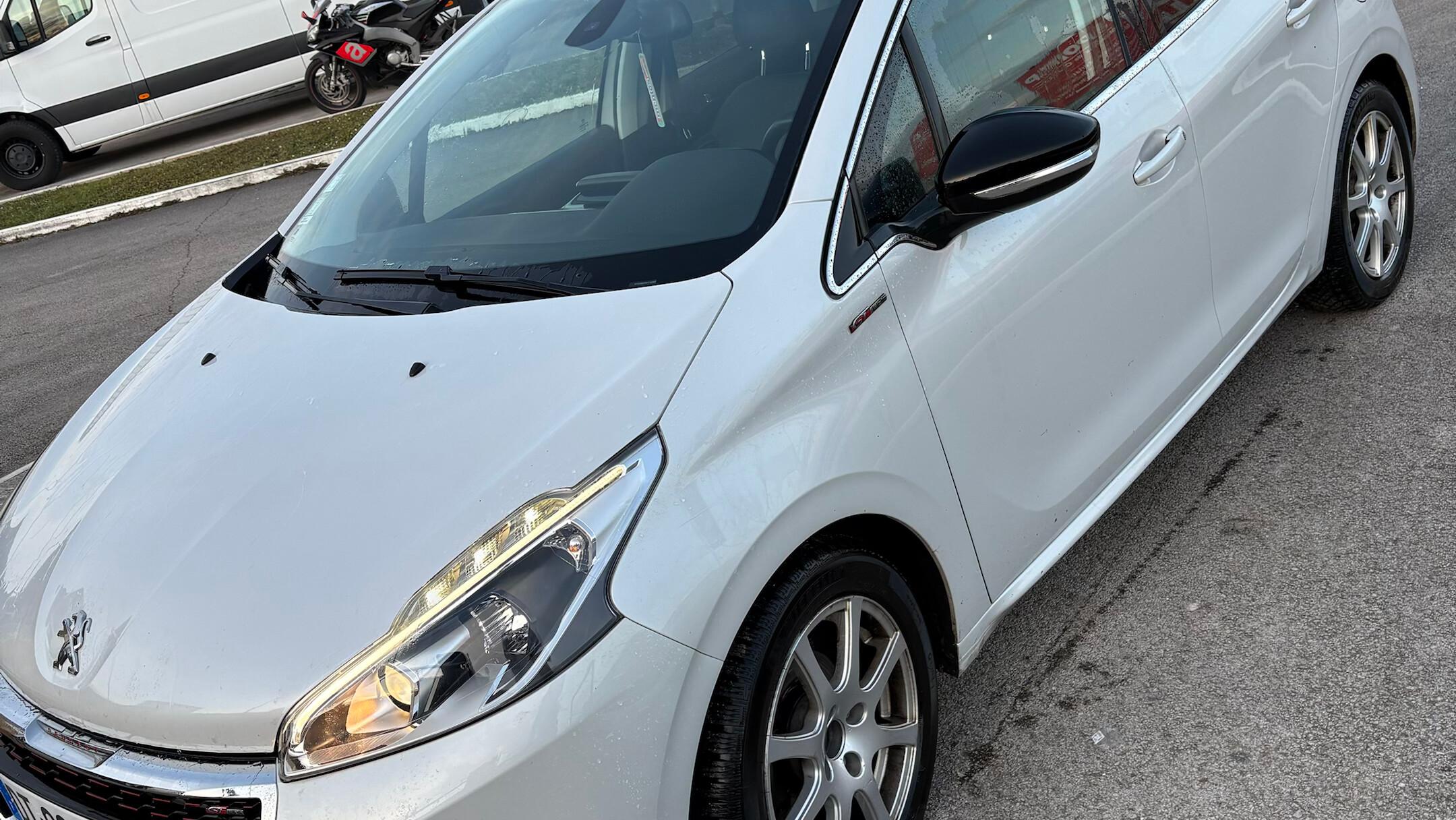 Peugeot 208 2015 à Besançon