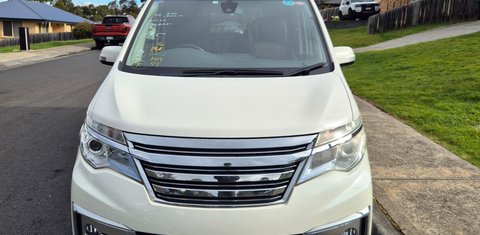 Nissan Serena Hybrid 2014