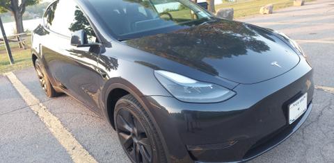 Tesla Model Y 2024