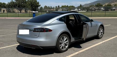 Tesla Model S 2015