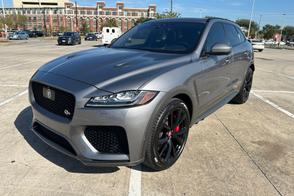 Jaguar F-Pace car