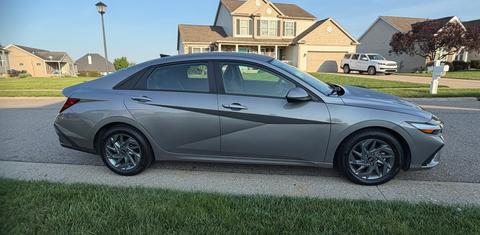 Hyundai Elantra 2024
