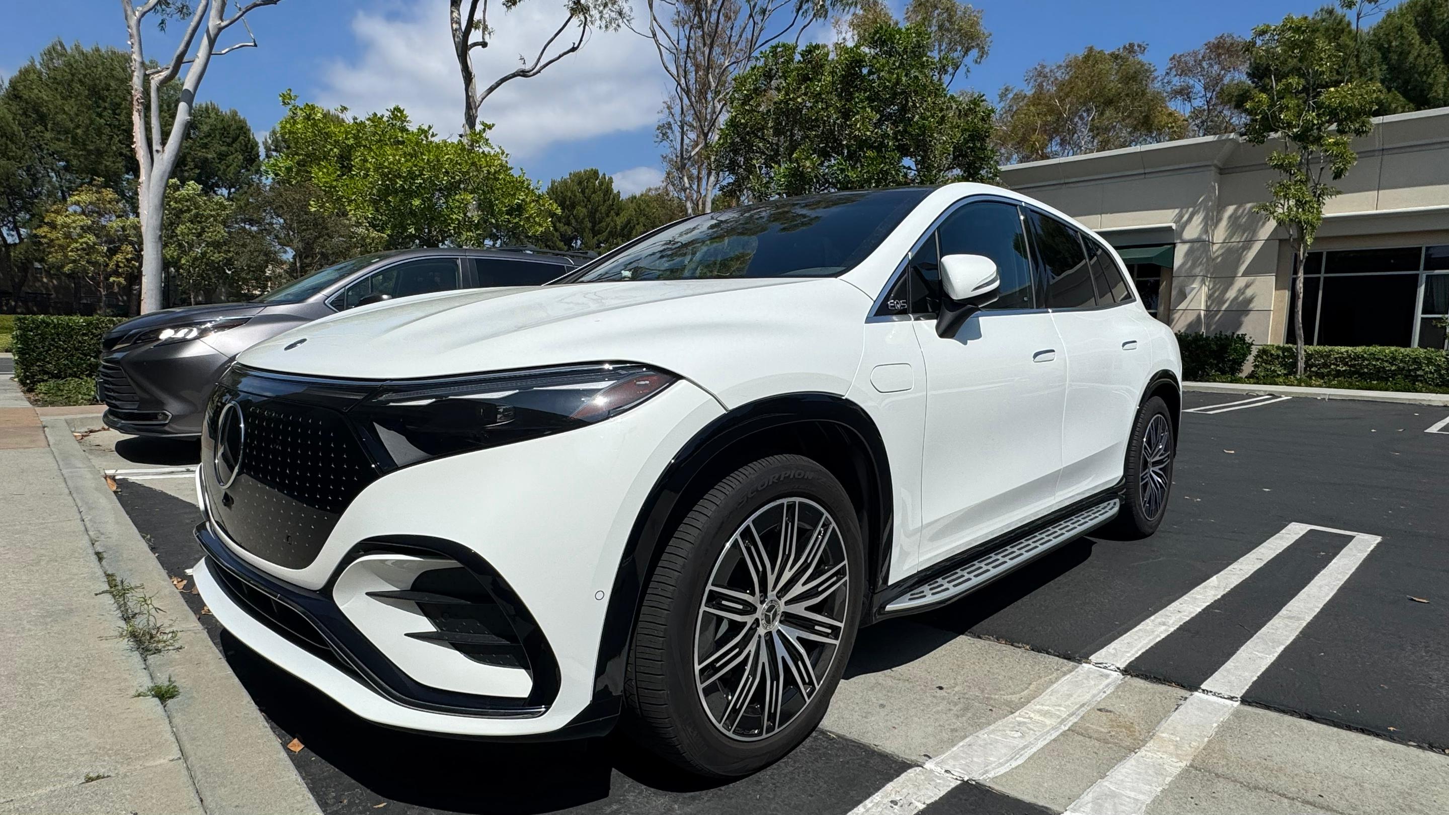 Mercedes-Benz EQS 2025 in 