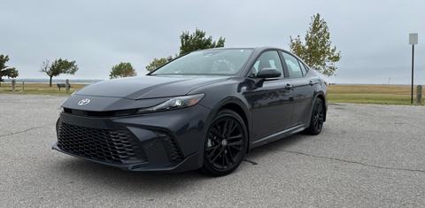 Toyota Camry Hybrid 2025