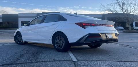 Hyundai Elantra 2024