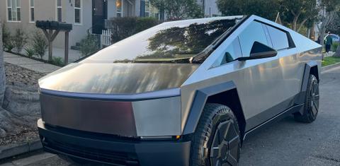 Tesla Cybertruck 2025
