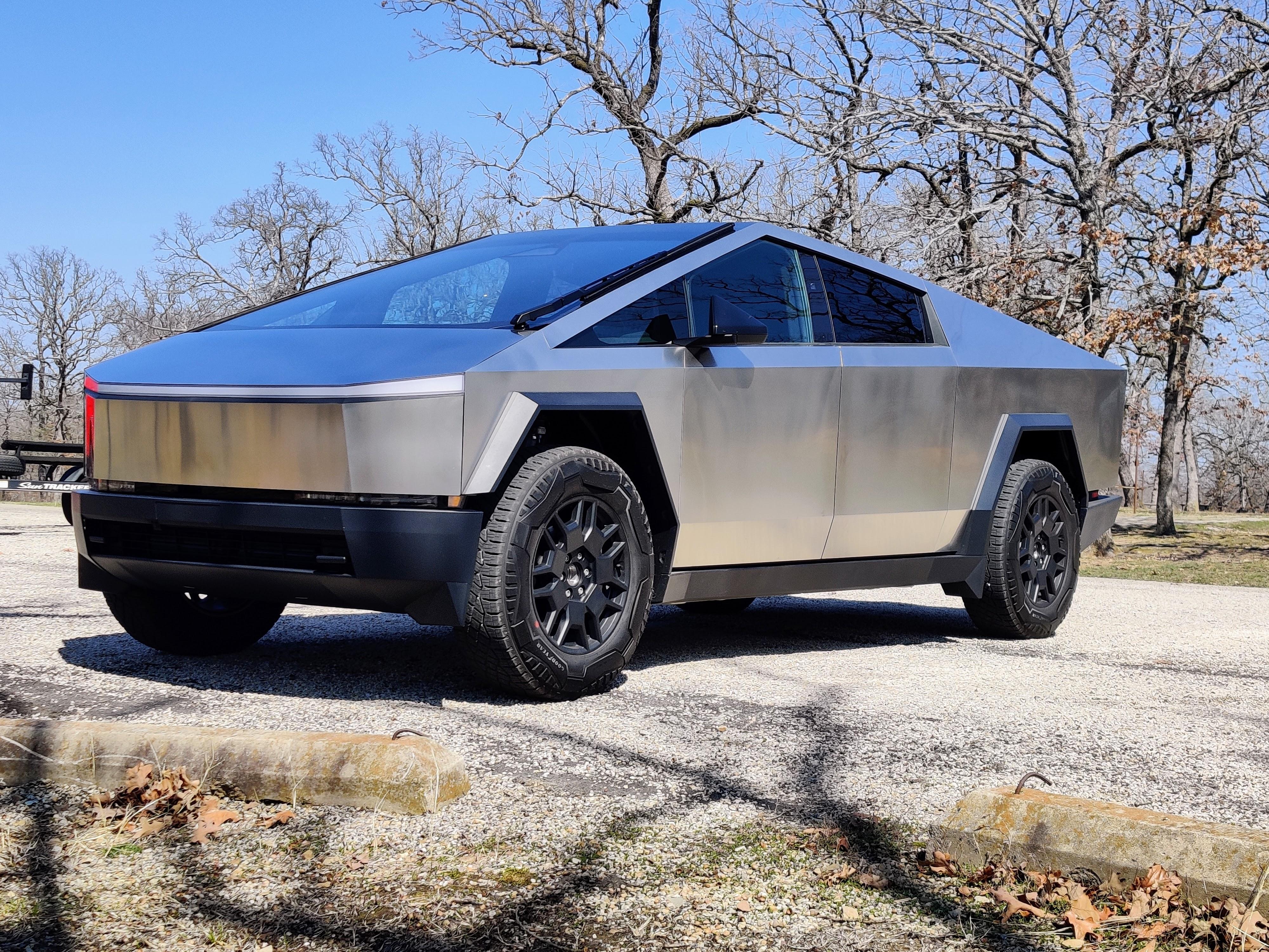 Tesla Cybertruck 2024 in Dallas, TX
