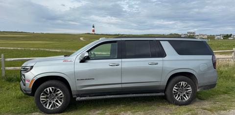 Chevrolet Suburban 2025