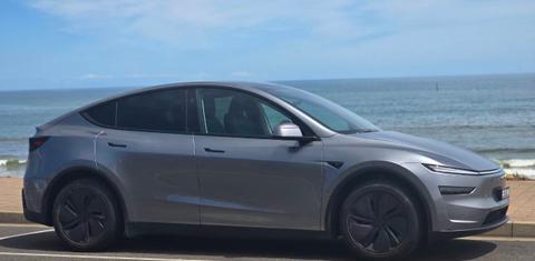 Tesla MODEL Y 2025