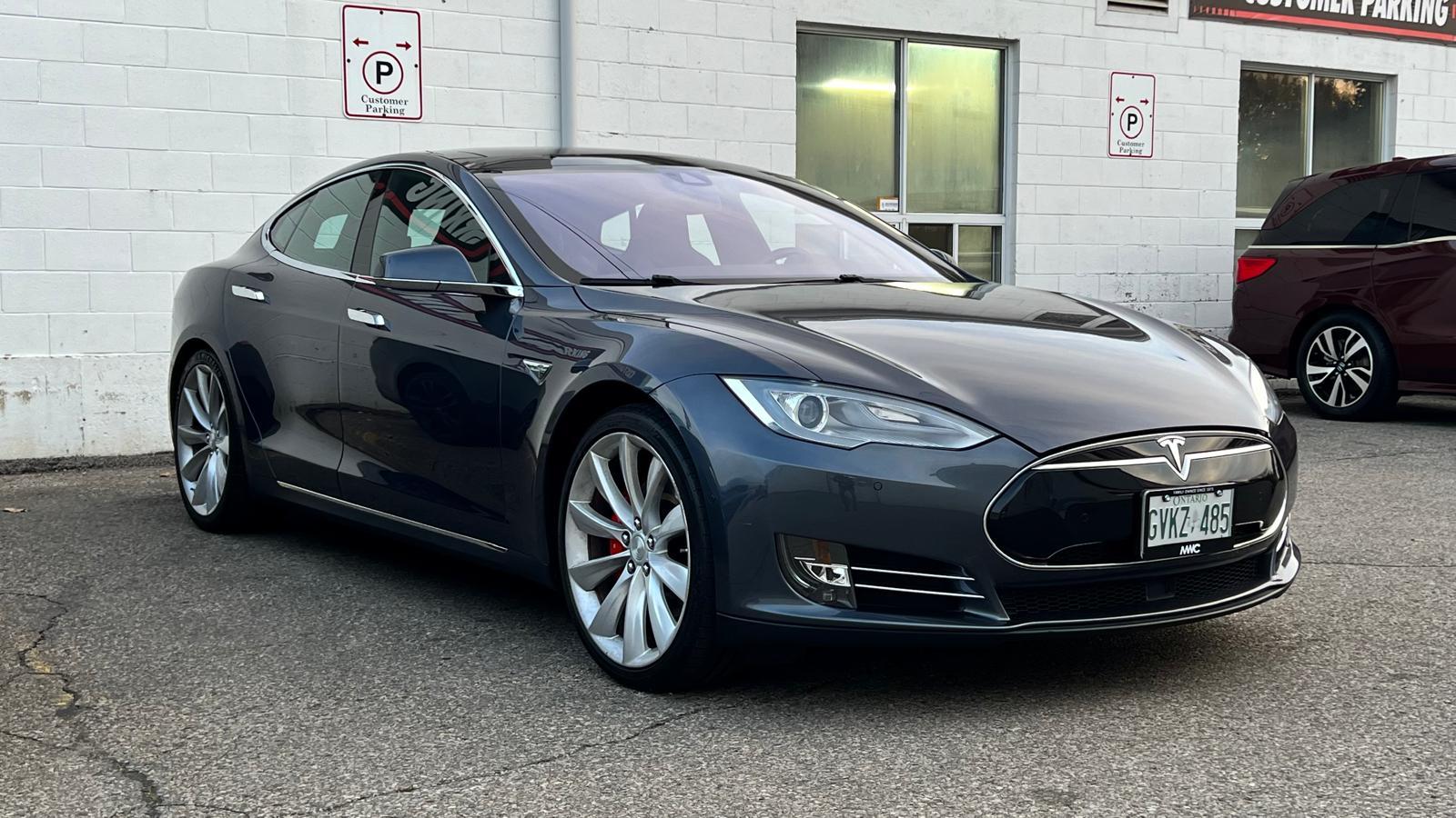 Tesla Model S 2014 in Kitchener, ON