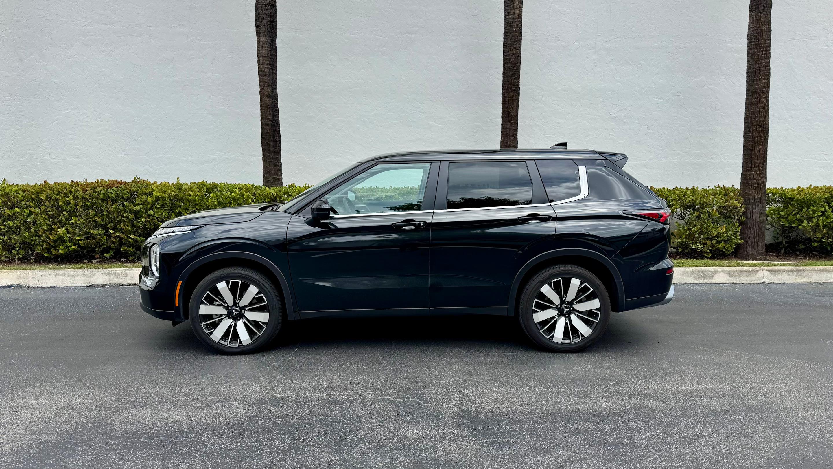 Mitsubishi Outlander 2025 in 