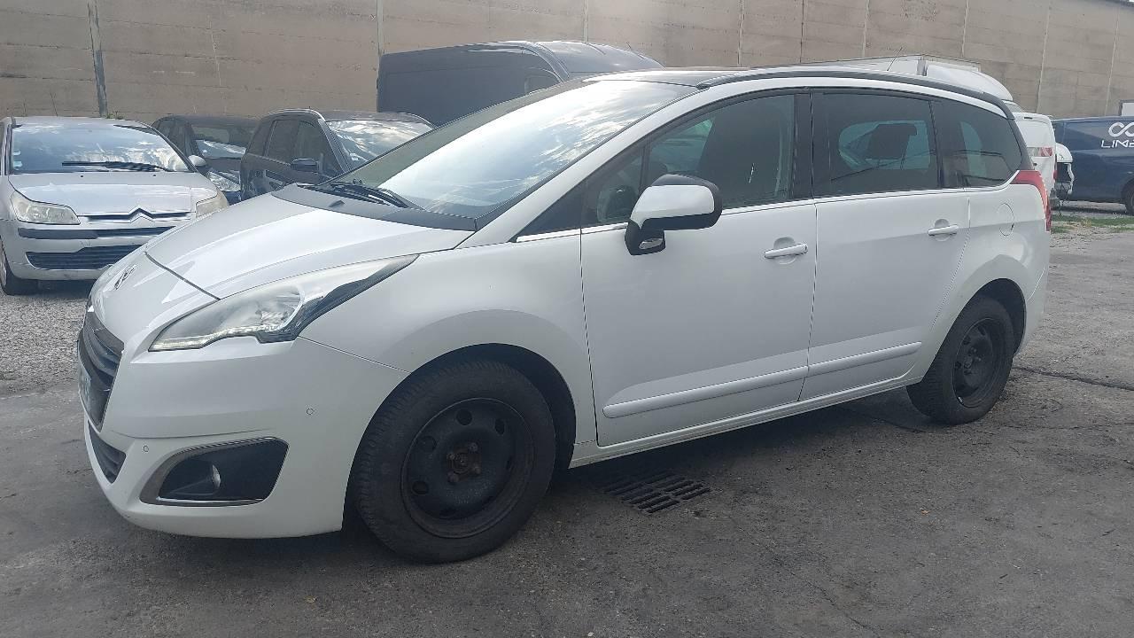 Peugeot 5008 2014 à Saint-Priest