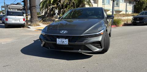 Hyundai Elantra 2025