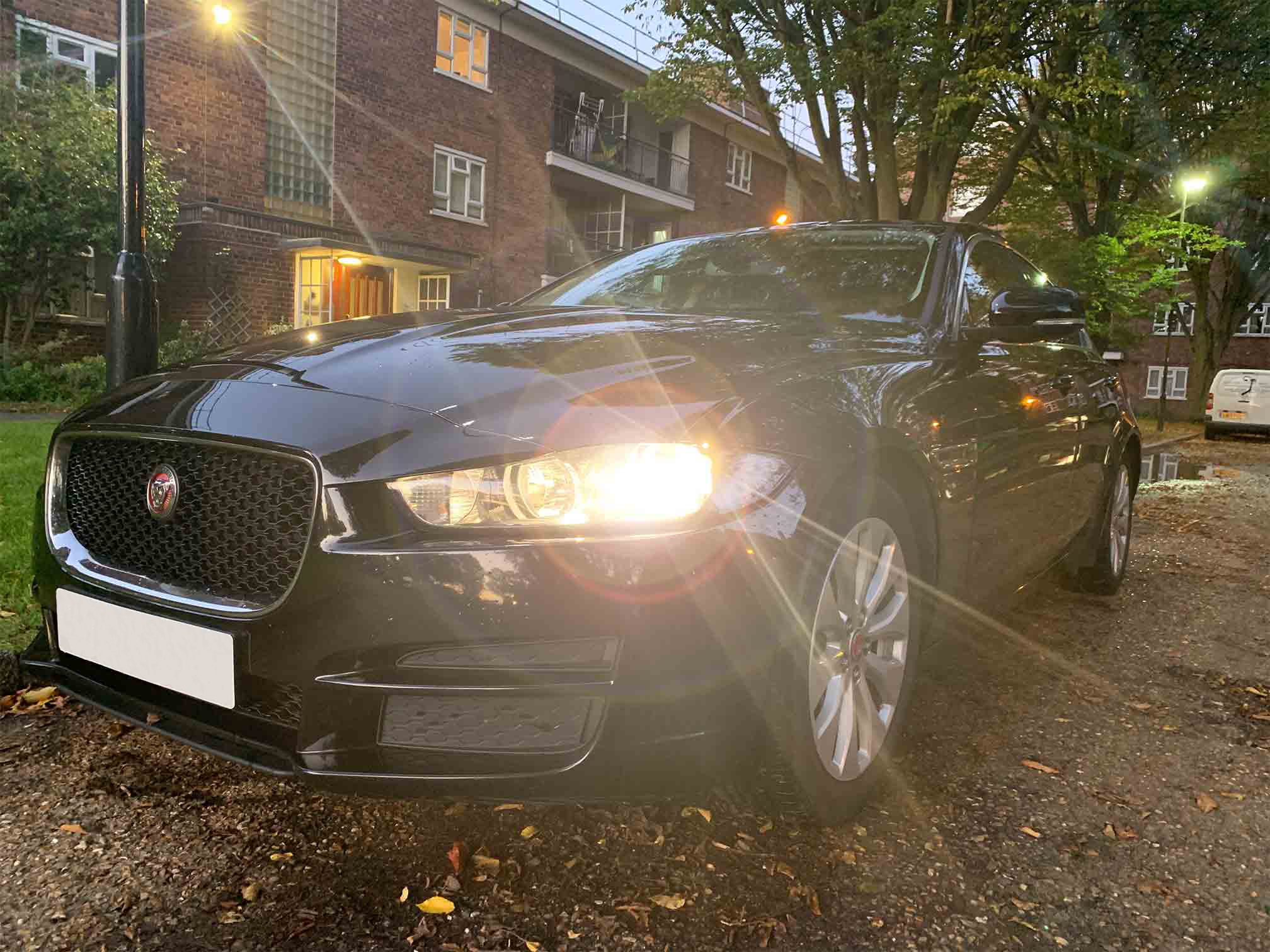 Jaguar XE 2017 in 