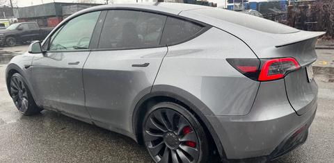 Tesla Model Y 2025