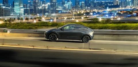 Tesla Model Y 2025