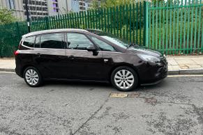 Vauxhall Zafira Tourer 2016 in London