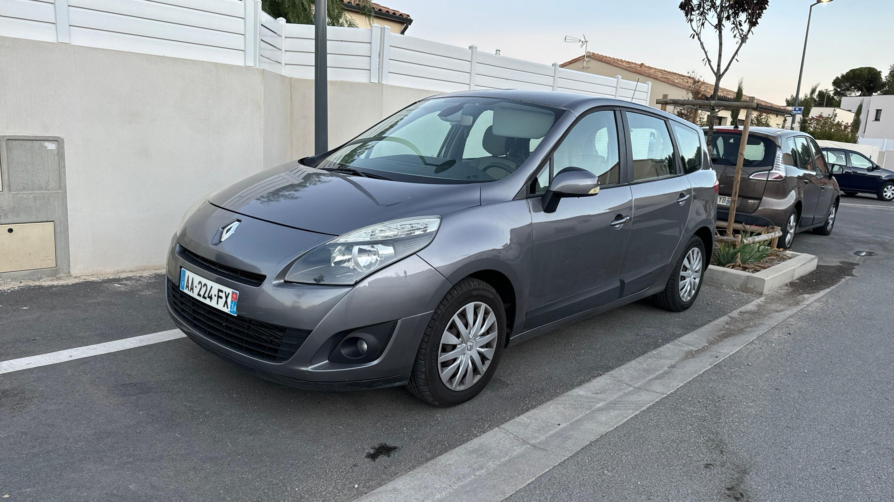 Renault GRAND SCENIC III 2009 à Béziers