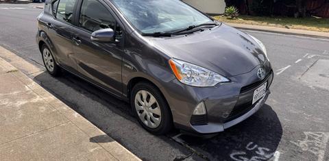 Toyota Prius c 2014
