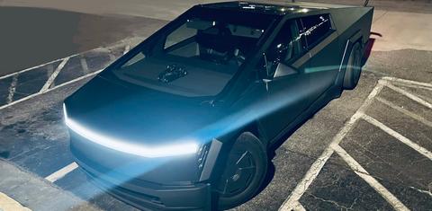 Tesla Cybertruck 2025