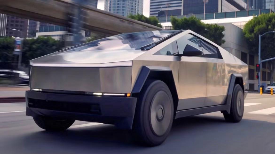 Tesla Cybertruck 2024 in Holtsville, NY