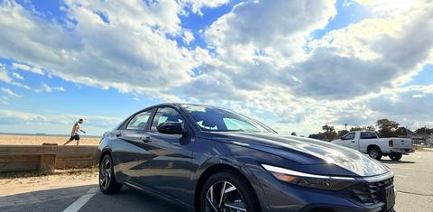 Hyundai Elantra 2025