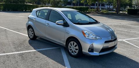 Toyota Prius c 2014