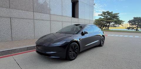 Tesla Model 3 2025
