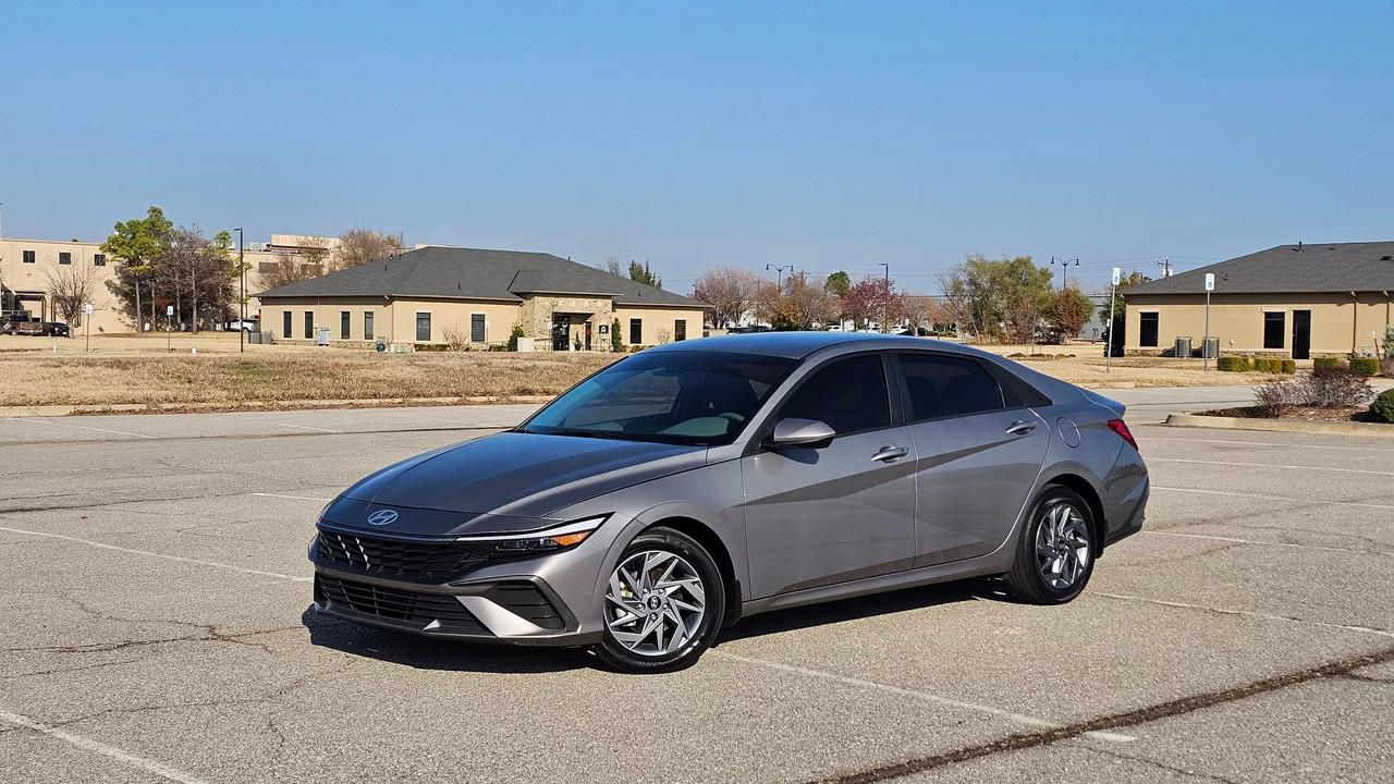 Hyundai Elantra 2024 in Oklahoma City, OK