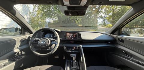 Hyundai Elantra 2025