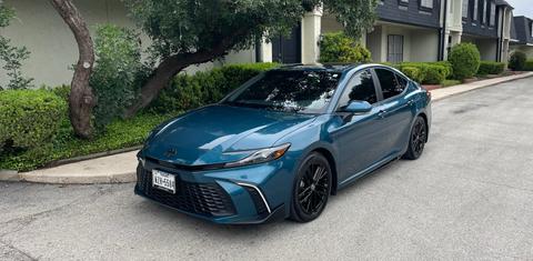 Toyota Camry Hybrid 2025