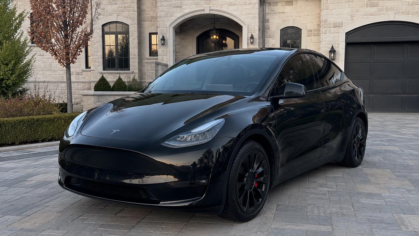 Tesla Model Y 2022 in Montréal, QC