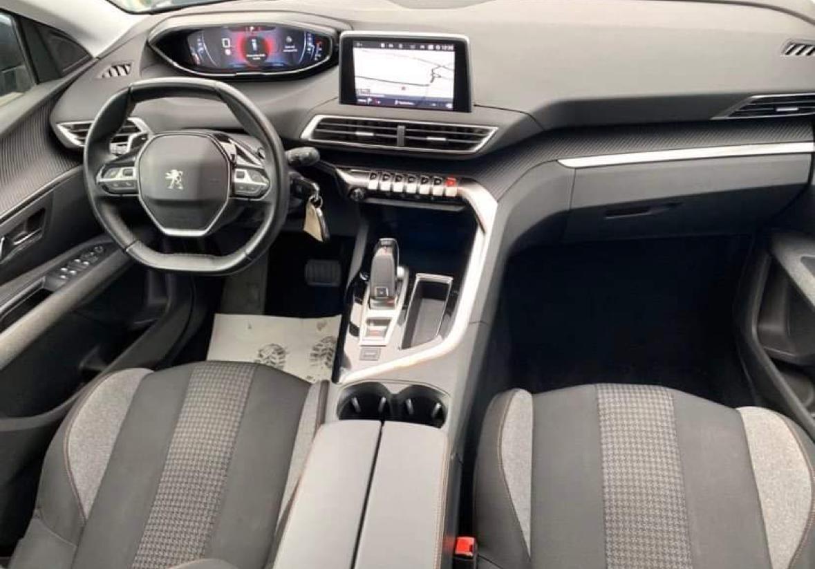 Peugeot 5008 2019 à Le Grand-Quevilly