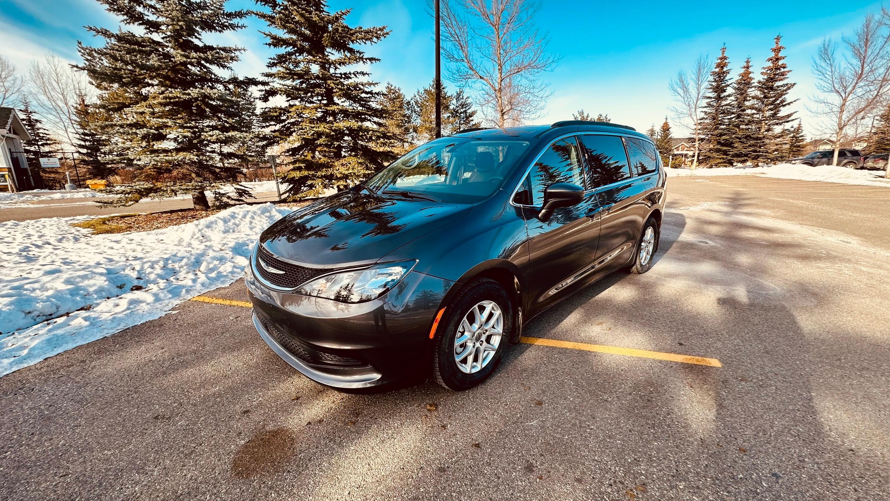 Chrysler Grand Caravan 2021 in Calgary, AB