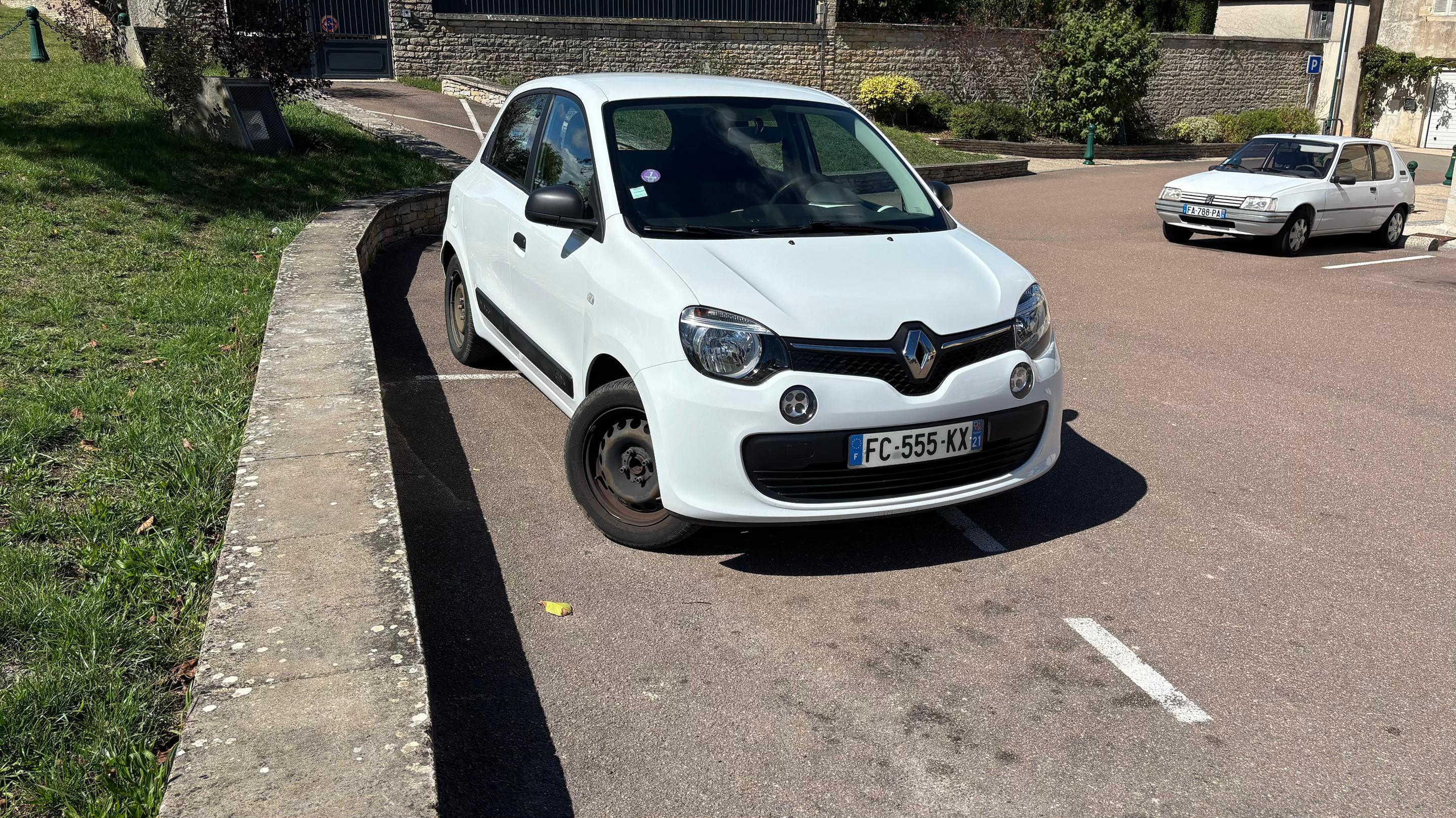 Renault TWINGO III 2018 à Dijon