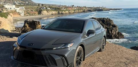 Toyota Camry Hybrid 2026