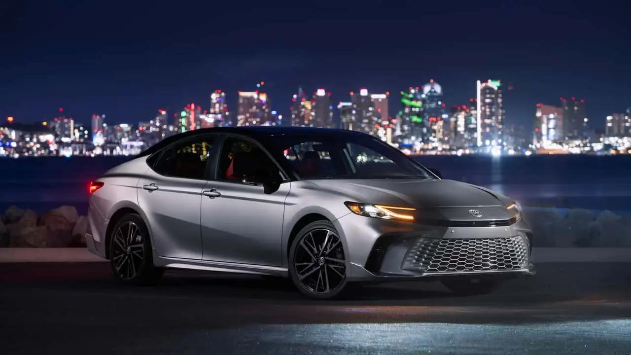 Toyota Camry Hybrid 2025 in 