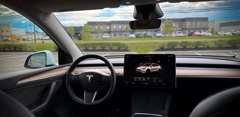Tesla Model Y 2024