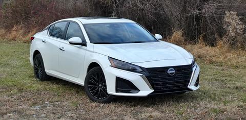 Nissan Altima 2025