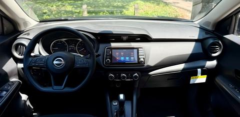 Nissan Kicks Play 2025