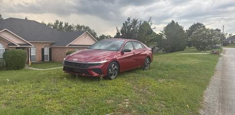 Hyundai Elantra 2025