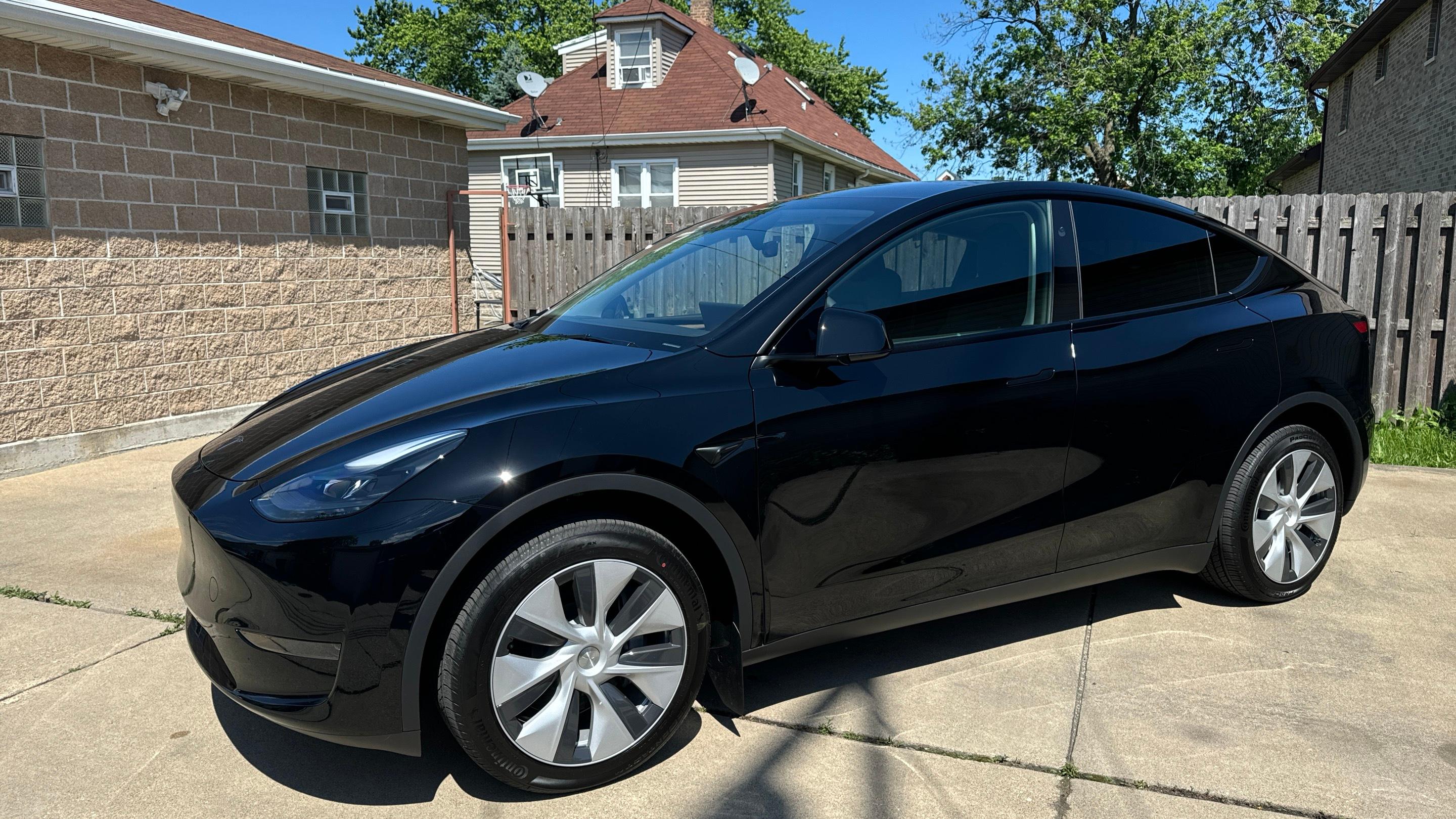 Tesla Model Y 2024 in Chicago, IL