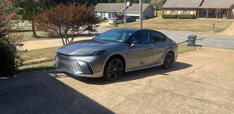 Toyota Camry Hybrid 2026