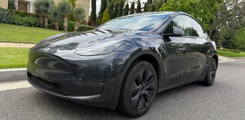 Tesla Model Y 2025