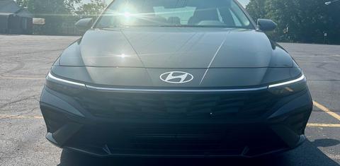 Hyundai Elantra 2024