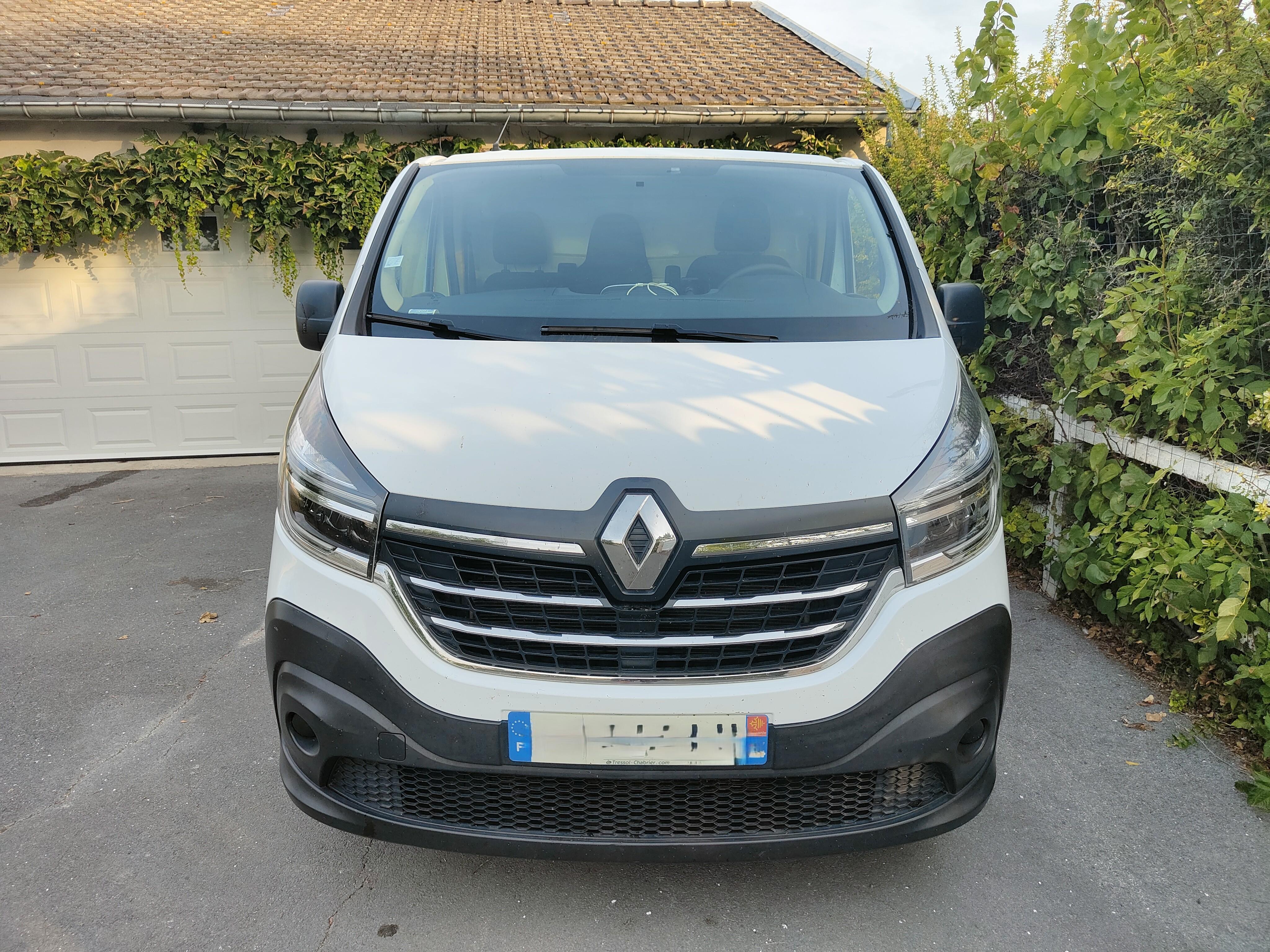 Renault TRAFIC III 2019 à Colombes